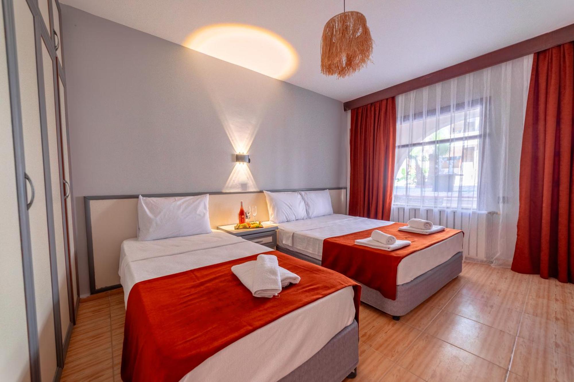 Club Aquarium Hotel & Spa غوفرجينليك المظهر الخارجي الصورة